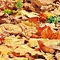 Schön anzusehen, aber wenn jemand ausrutscht, ein Haftungsrisiko: Herbstlaub auf Bürgersteigen (Symbolbild). Herbstlaub ausrutschen Haftung Versicherung