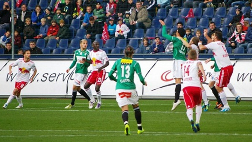 Brutales Foul beim Fußball kann Haftpflichtschutz kosten Brutales Foul beim Fußball kann Haftpflichtschutz kosten