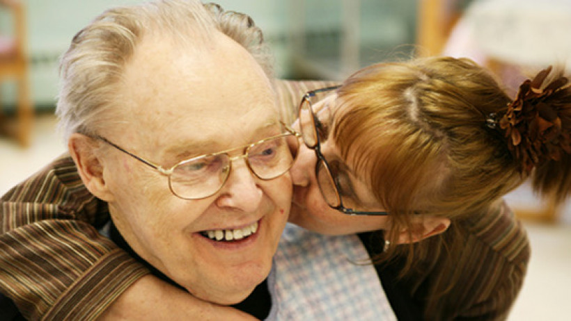 Pflegeversicherung - Deutsche fühlen sich schlecht informiert