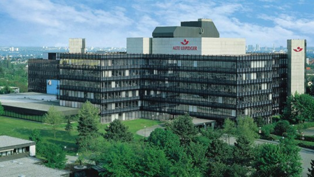 Seit 01.12.2013 bietet die Alte Leipziger in der Rentenversicherung automatisch zu allen aufgeschobenen Schicht 3-Renten eine Pflege-Option an. Das betrifft alle Rentenprodukte, die staatlich nicht gefördert werden.