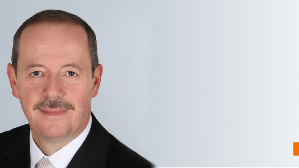 Was genau bezwecken Versicherungsunternehmen überhaupt mit dem Versprechen, Makler zu enthaften? Ist das rechtlich überhaupt haltbar? Dr. Peter Schmidt stellt und beantwortet einige wesentliche Fragen zum Thema Maklerhaftung.