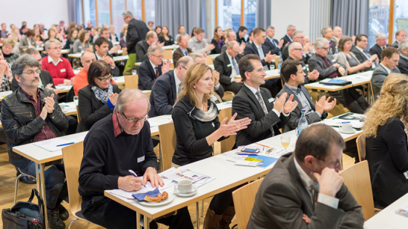 Pflegeversicherung - Pflege hat ein Imageproblem Pflegeversicherung - Pflege hat ein Imageproblem