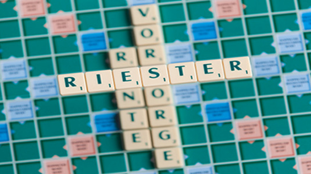 Im Riester-Renten-Vergleich 2014 zählen neben HUK-Coburg, Allianz, Alte Leipziger und Stuttgarter auch Debeka, R + V, HanseMerkur24, Hannoversche zu den führenden Anbietern.