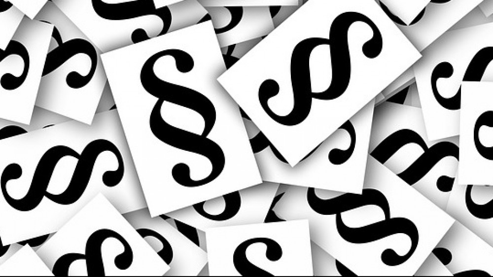 Mediation ist ein außergerichtliches Verfahren. Bei einer komplizierten Abschlussvereinbarung wird ein guter Mediator jedoch stets anraten, den Sachverhalt einen Rechtsanwalt überprüfen zu lassen.