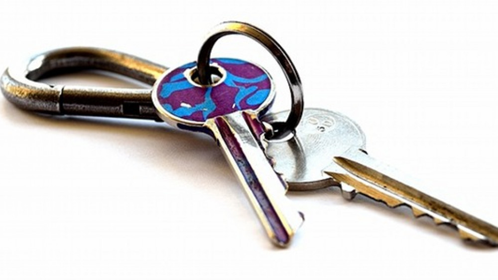 Die Privathaftpflichtversicherung zahlt bei verlorenem Wohnungsschlüssel.