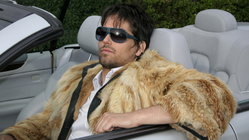 Der prototypische Zahnarzt fährt Porsche, am liebsten im Pelz und mit Sonnenbrille. Doch hilft ein Fahrverbot gegen Steuerbetrug?