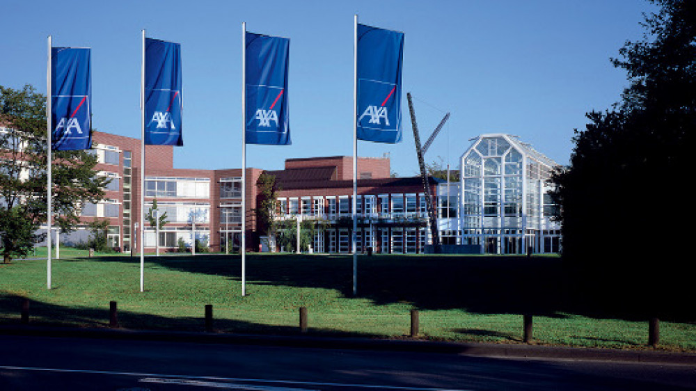 Versicherer Axa kündigt nach einem Einbruch die Hausrat- und die KFZ-Versicherung.