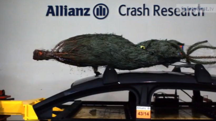 Allianz Crashtest Weihnachtsbaum Allianz Crashtest Weihnachtsbaum