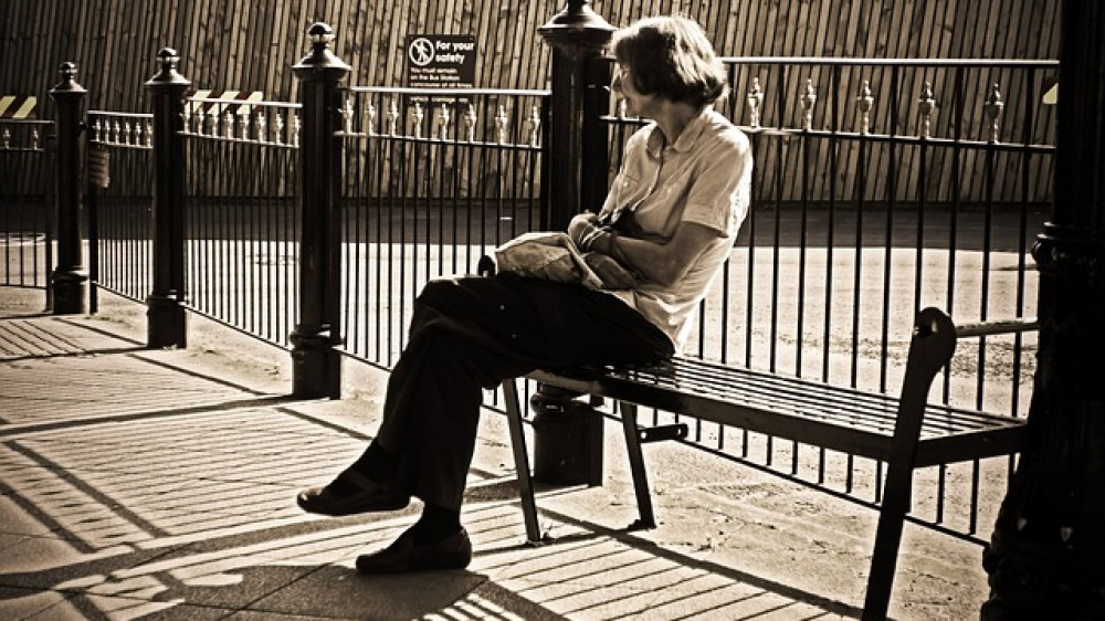 Eine Depression kann viele Menschen aus dem Gleichgewicht bringen (Symbolfoto). Die Krankenkasse mhplus testete, wie psychisch Kranken im Alltag geholfen werden kann.
