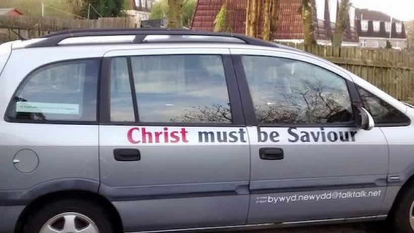 Kfz-Versicherung: Jesus-Aufkleber kostet Versicherungsschutz Kfz-Versicherung: Jesus-Aufkleber kostet Versicherungsschutz