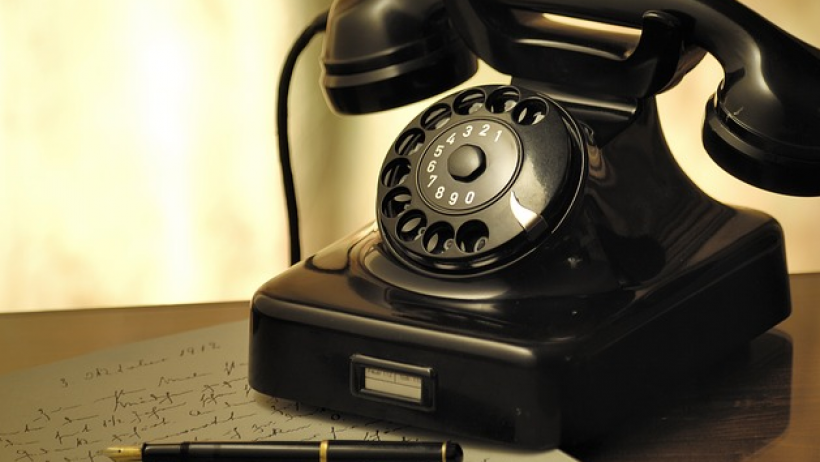 Kunden nutzen für Kontaktaufnahme mit Dienstleistern am liebsten das Telefon Kunden nutzen für Kontaktaufnahme mit Dienstleistern am liebsten das Telefon