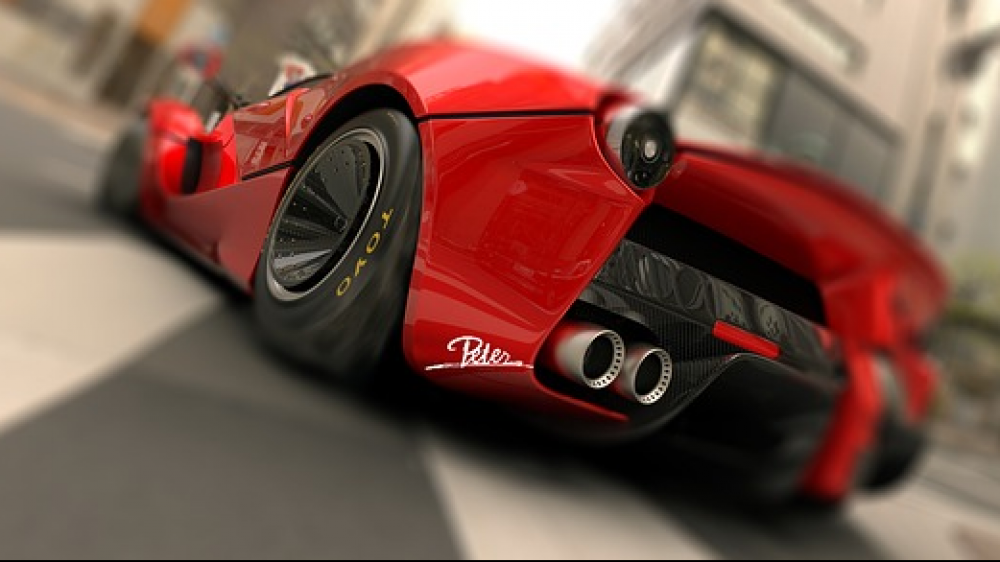 Risikogruppe oder nicht? Ein Sportwagen in der Großstadt (Symbolfoto)