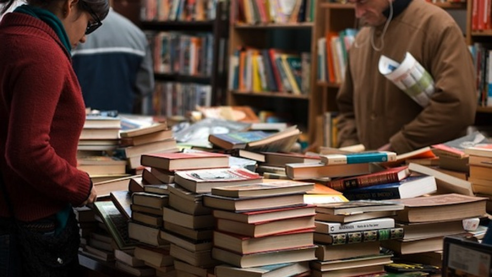 Rechtes Gedankengut im Vertrieb einer Buchhandlung - Gründe für die Kündigung eines Girokontos gibt es viele - nennen muss sie die Bank nicht.