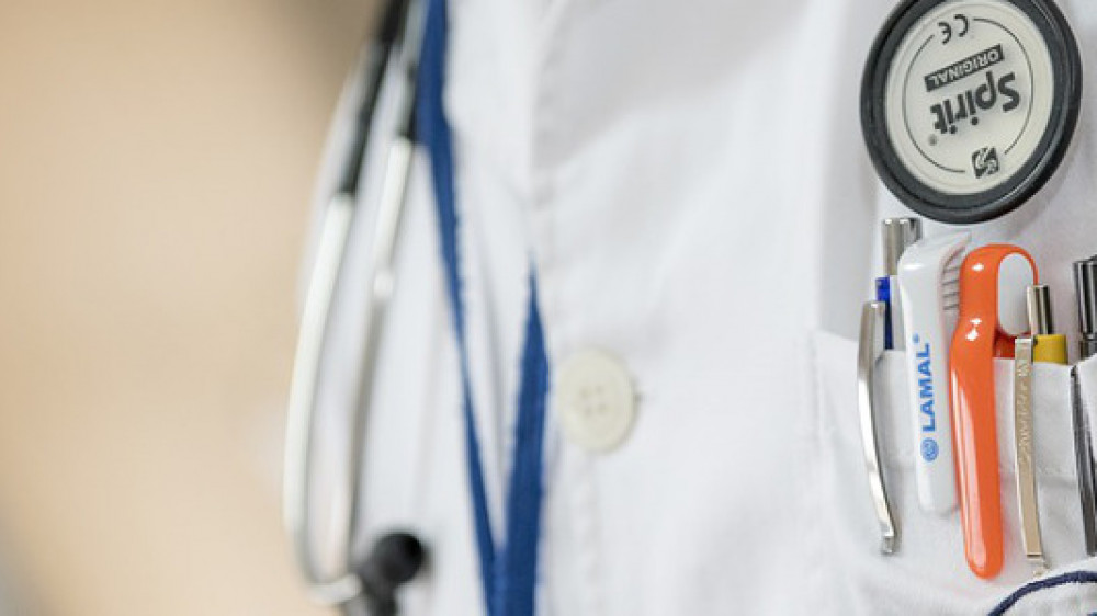 Obwohl fast jeder von seinem Recht auf eine medizinische Zweitmeinung weiß, wird dieser Anspruch von weniger als der Hälfte der Versicherten genutzt.