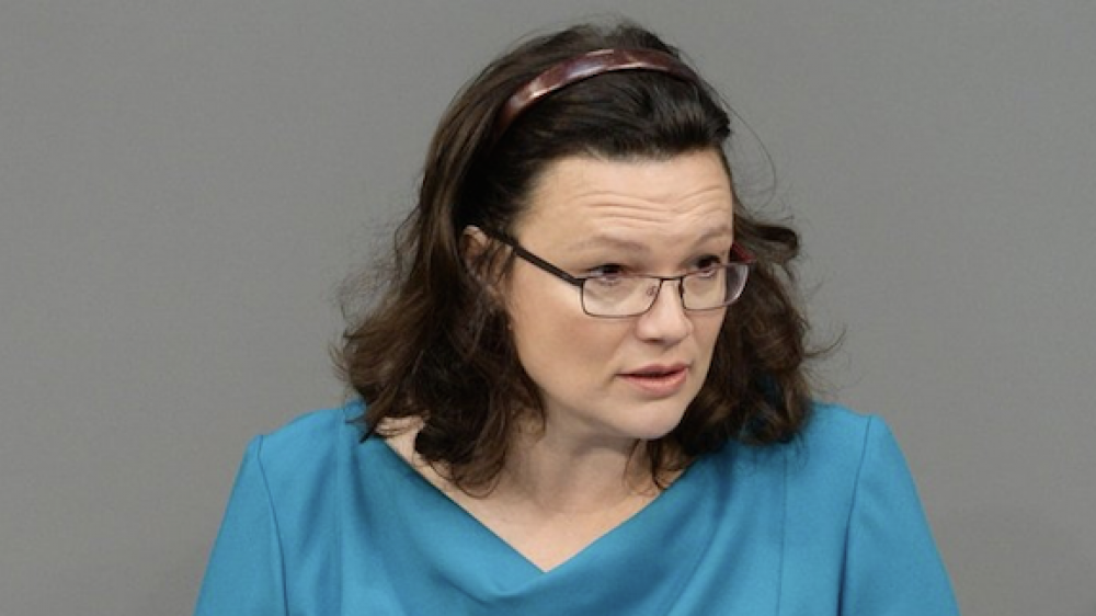 Andrea Nahles bei einer Rede im Bundestag (Archivfoto). Die Bundesarbeitsministerin will bis 2017 eine solidarische Lebensleistungsrente einführen.