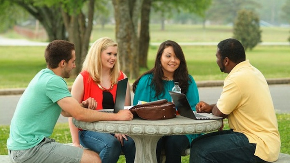 Internationale Studentenschaft: meist beunruhigend mangelhaft abgesichert