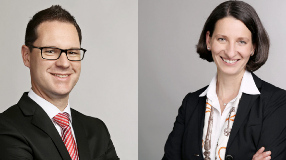 Sarah Rössler (re.) und Daniel Thomas (li.) wurden als ordentliches und stellvertretendes Mitglied in den Vorstand HUK-Coburg berufen.
