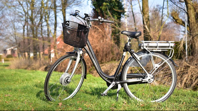 Pedelecs und E-Bikes haben kein erhöhtes Unfallrisiko Pedelecs und E-Bikes haben kein erhöhtes Unfallrisiko