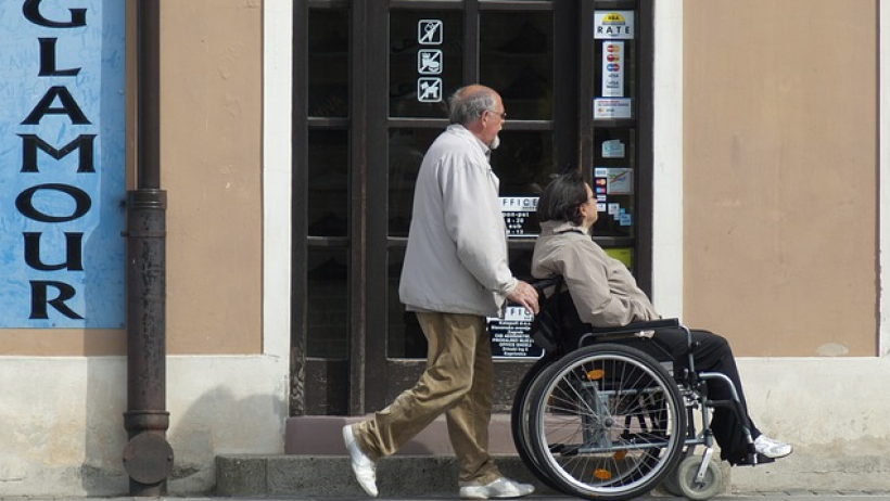 Gesetzliche Pflegeversicherung wird besser - Privatvorsorge macht zusätzlich Sinn Gesetzliche Pflegeversicherung wird besser - Privatvorsorge macht zusätzlich Sinn