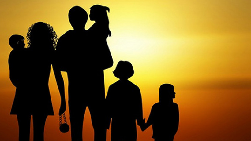 Familien mit Kindern werden im Sozialversicherungssystem massiv benachteiligt Familien mit Kindern werden im Sozialversicherungssystem massiv benachteiligt