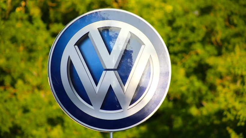 VW-Kunden und Aktionäre fordern Schadenersatz VW-Kunden und Aktionäre fordern Schadenersatz