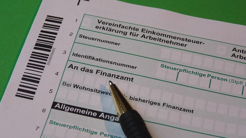 Finanzamt stuft zehntausende Steuerzahler in falsche Lohnklasse ein Finanzamt stuft zehntausende Steuerzahler in falsche Lohnklasse ein
