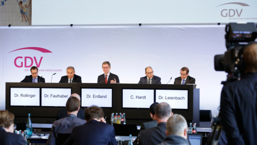 GDV Geschäftszahlen Versicherer 2015 GDV Geschäftszahlen Versicherer 2015