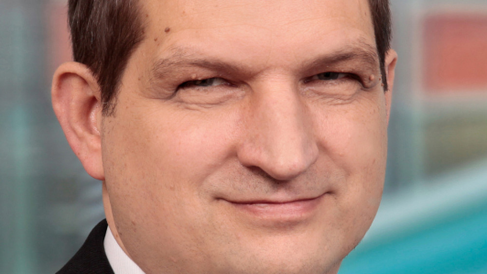 Die Continentale hat sich die Dienste von Helmut Hofmeier gesichert.