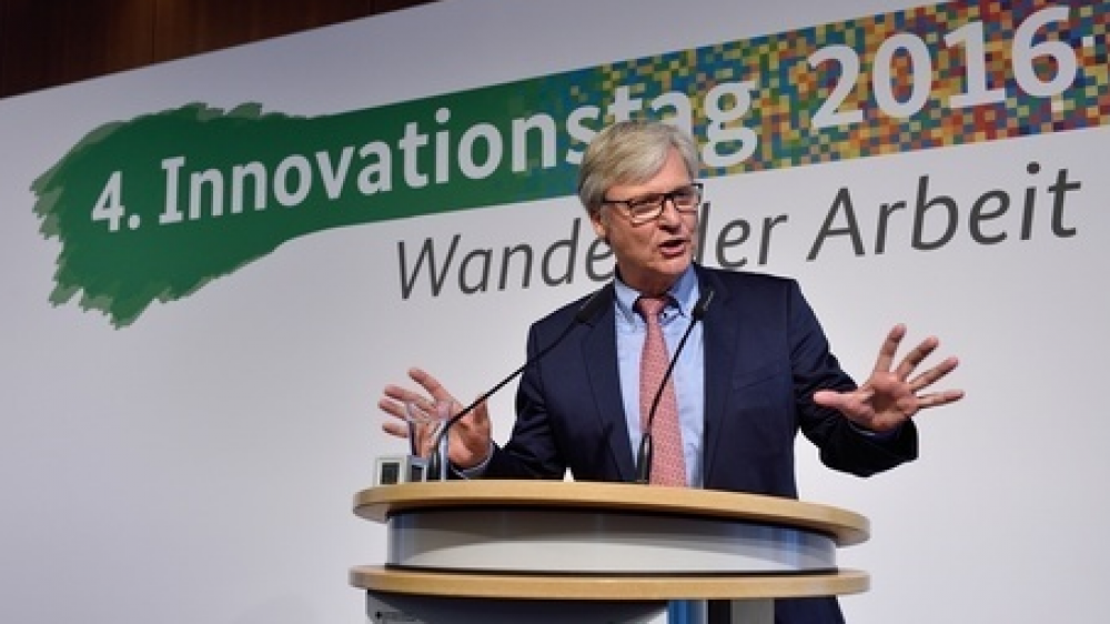 Darf sich zukünftig zu allgemeinpolitischen Themen nur eingeschränkt äußern: Dr. Martin Wansleben, Hauptgeschäftsführer des DIHK e. V., hier beim 4. Innovationstag Fachkräfte für die Region in Berlin.