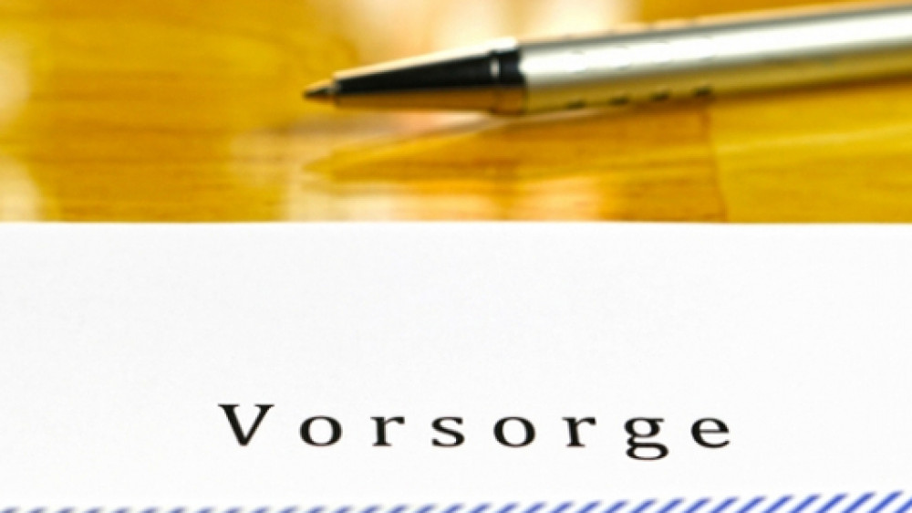 Dass in Deutschland nur wenige Menschen gegen Ausfälle durch Erwerbs- bzw. Berufsunfähigkeit vorsorgen, liegt möglicherweise auch an dem im Vergleich zu anderen Ländern umfassenderen Sozialversicherungssystem.