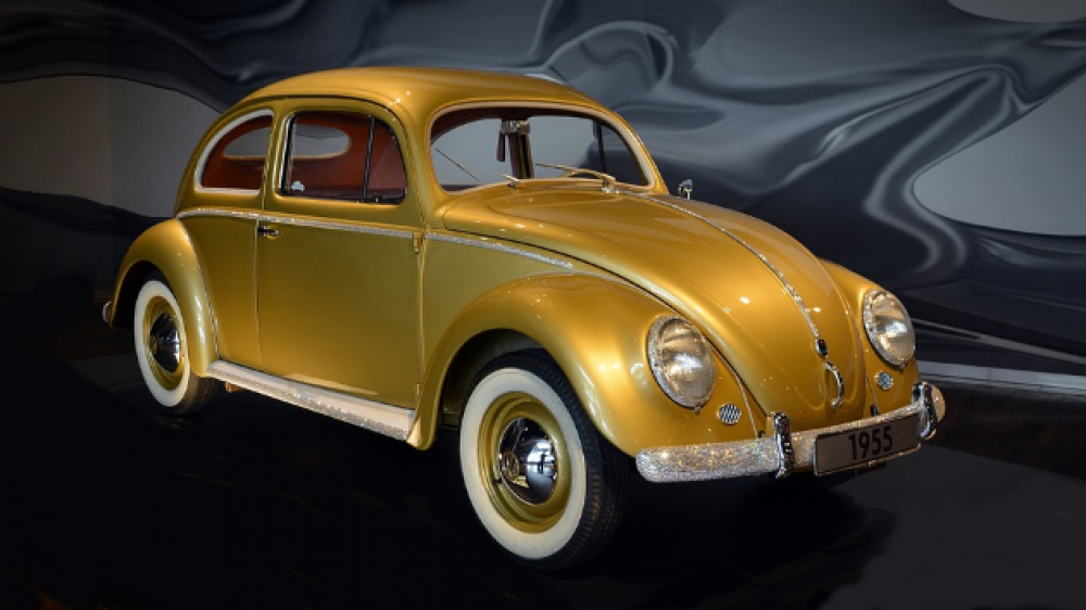 Der VW Käfer war enorm beliebt bei den Deutschen, aber wurde eingestellt bzw. durch ein neues Modell ersetzt. Ein ähnliches Schicksal droht der klassischen Lebensversicherung (Symbolbild).