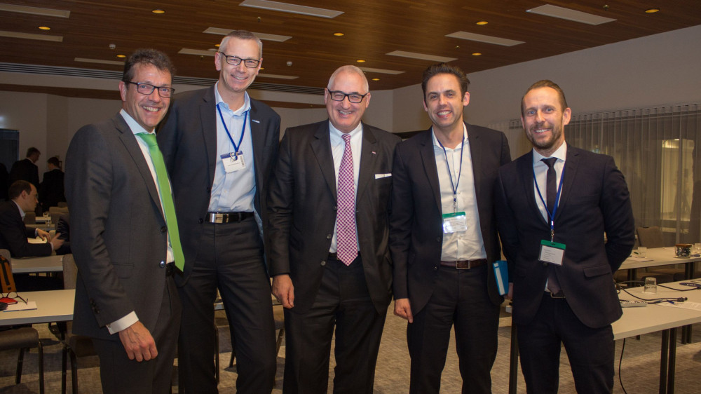 Vorstände bei der Network Convention in Amsterdam. Von links nach rechts: Dr. Rolf Wiswesser, Lars Drückhammer, Stephan Schinnenburg, Carlo Bewersdorf, Torsten G. Müller