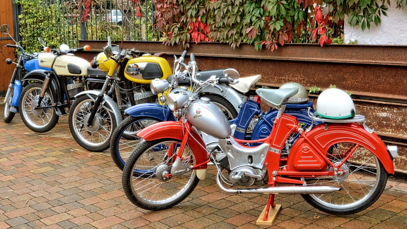 Ab 1. März brauchen Mopeds und Mofas neue Nummernschilder Ab 1. März brauchen Mopeds und Mofas neue Nummernschilder