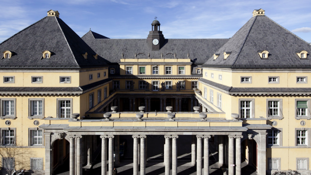 Hauptgebäude der Munich Re in München.