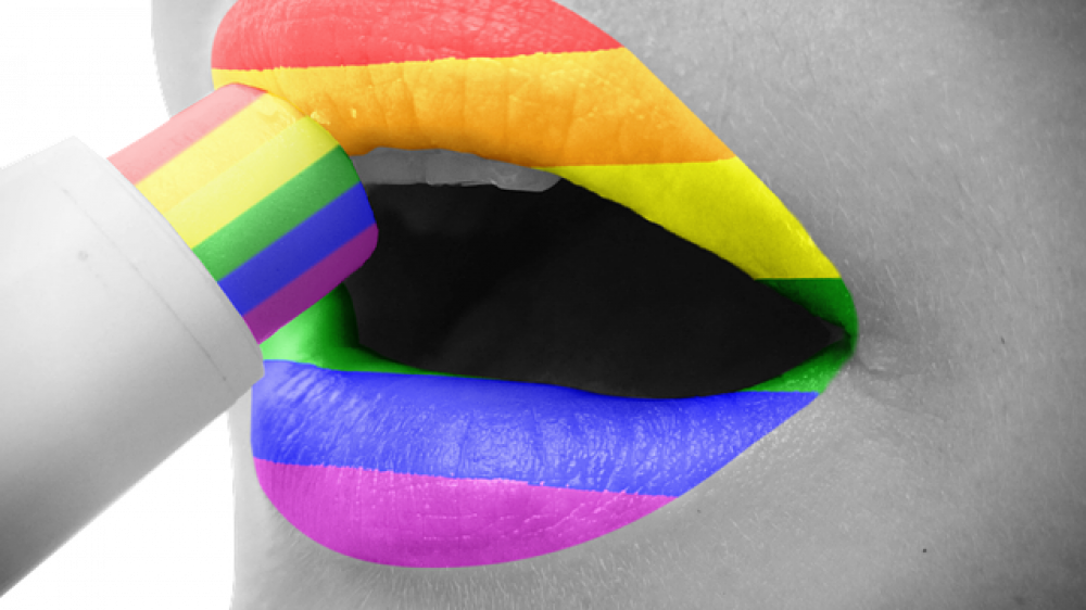 Die Regenbogenfarben als Symbol sexueller Vielfalt. Der Bundesgerichtshof musste aktuell entscheiden, ob auch eingetragene Lebenspartner Anrecht auf Witwenrente haben.