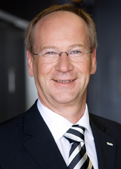 Uwe Laue ist Vorstandsvorsitzender der Dekeba. die Debeka ist ein Unternehmen des Rentenwerks aus Barmenia, Debeka, Gothaer, HUK-COBURG und Die Stuttgarter.