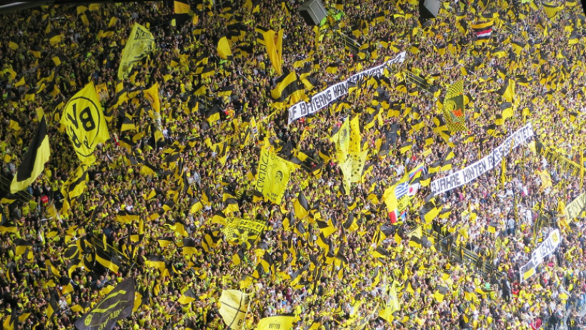 Borussia Dortmund will Fans Versicherungen anbieten Borussia Dortmund will Fans Versicherungen anbieten
