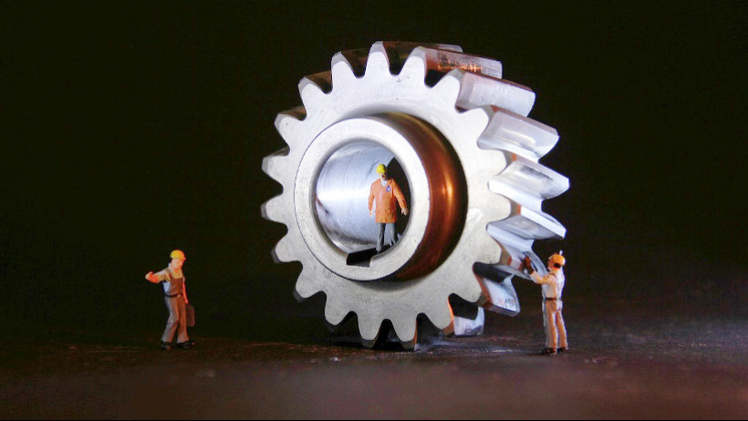 Munich Re und Bosch wollen Industriekunden helfen Munich Re und Bosch wollen Industriekunden helfen