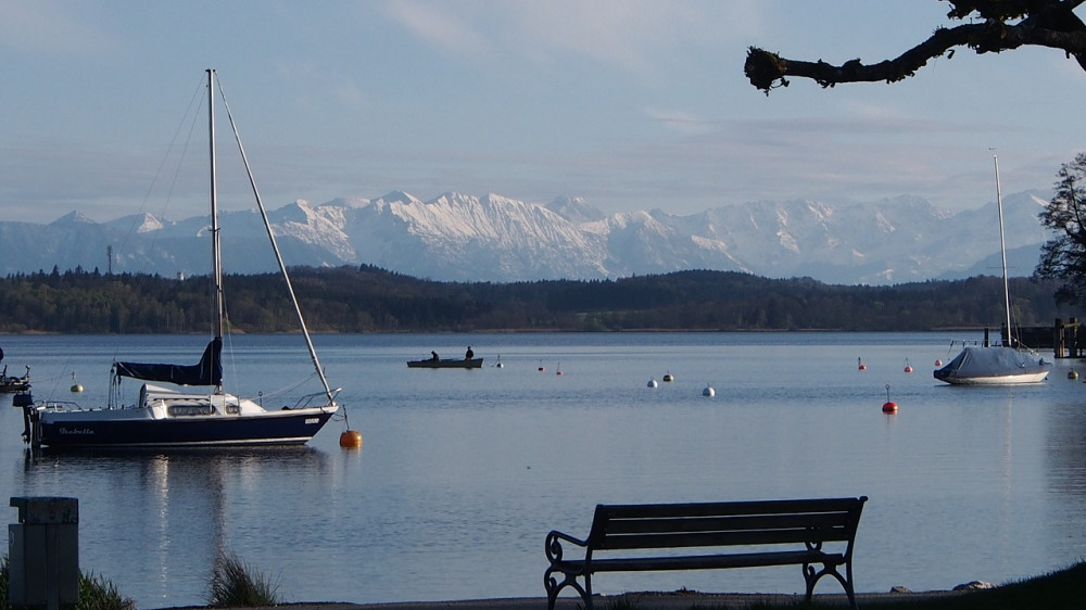 Idyll in Bayern: der Starnberger See (Symbolbild). Die Generali betreibt in der Nähe ein Bildungszentrum, das nun vor dem Aus steht.