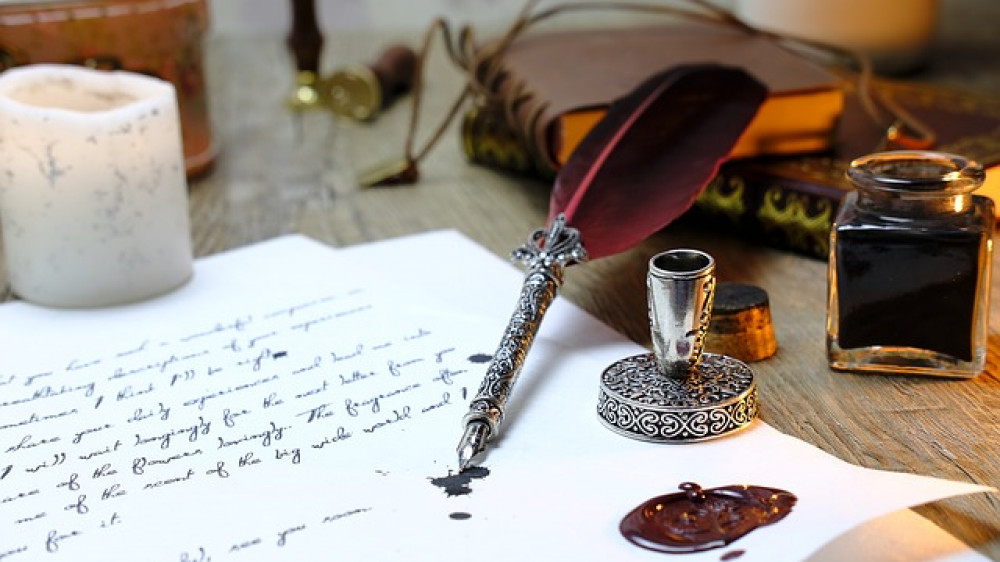 Relikt aus alten Zeiten? Manche Versicherer bestehen auf eine handschriftliche Unterschrift, wenn sie bei einem Online-Makler abschließen (Symbolbild).