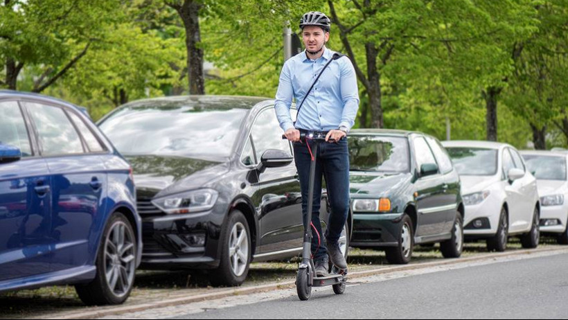 Huk-Coburg und die Bayerische versichern E-Scooter Huk-Coburg und die Bayerische versichern E-Scooter