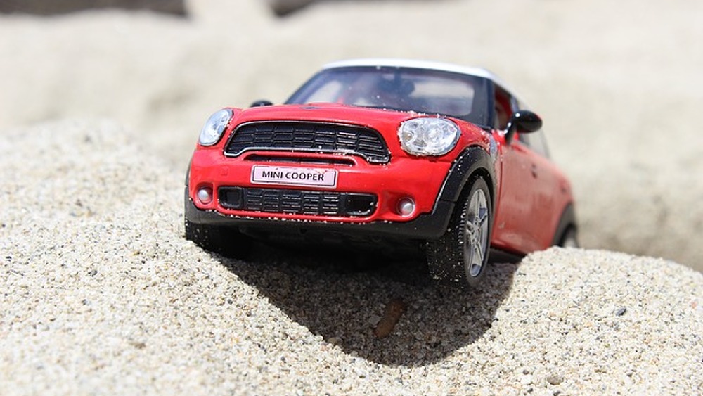 Sieht klein aus, hat aber durchaus Gewicht und Stärke: ein BMW Mini (Symbolbild).
