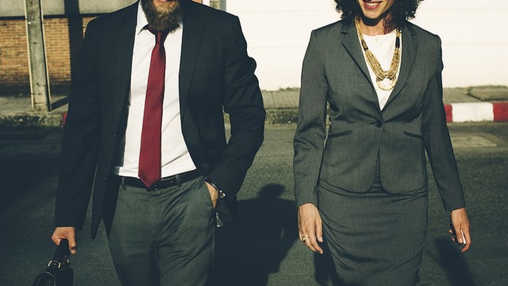 Frauen unterbrechen immer noch häufiger ihren Job für Kinder und Pflege - und erhalten weniger Rente (Symbolbild).