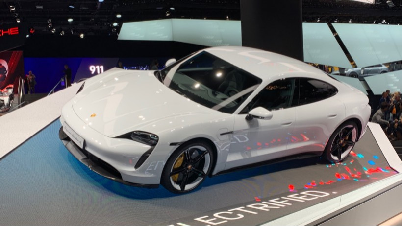 Zurich versichert E-Porsche Zurich versichert E-Porsche