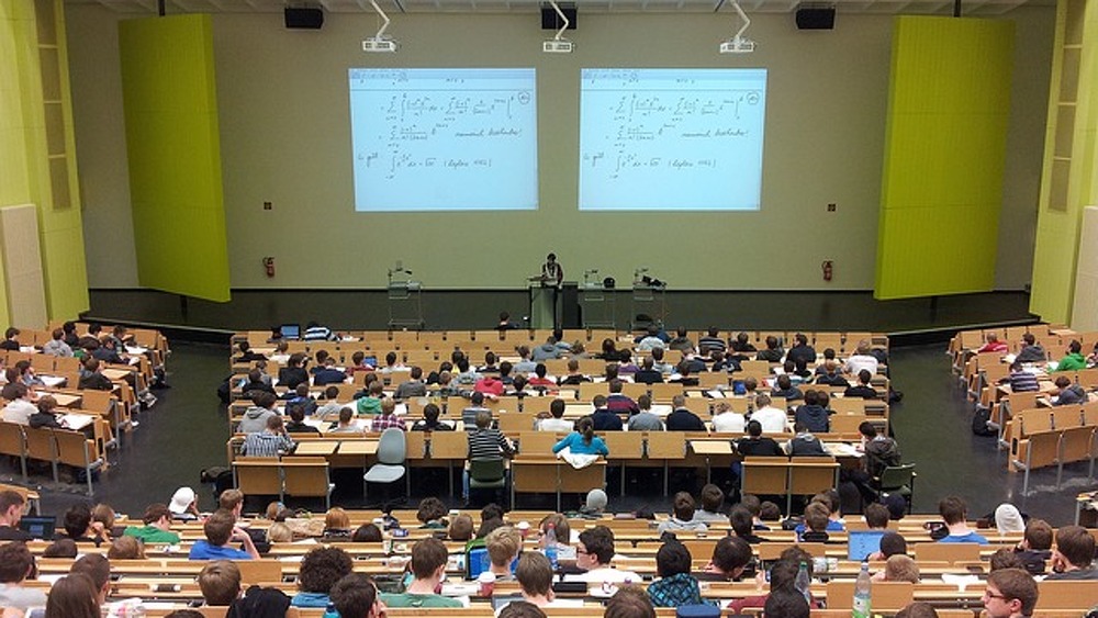 Eine Rechnung, die sich auch aus Sicht von Verbraucherschützern für Studierende lohnt: Der Abschluss einer BU-Versicherung (Symbolbild).