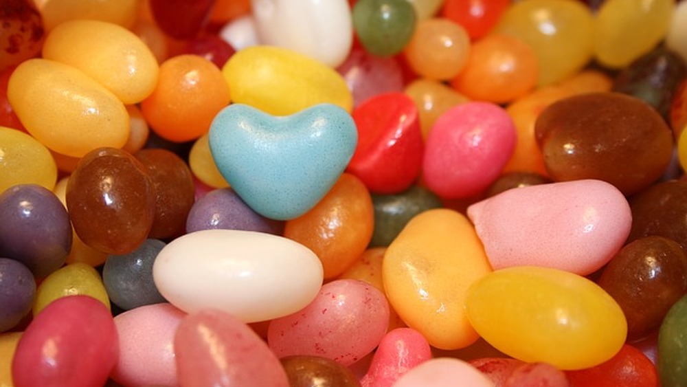 Viele bunte Pillen: Auch die Kosten für Globuli übernehmen die Krankenkassen teilweise (Symbolbild).