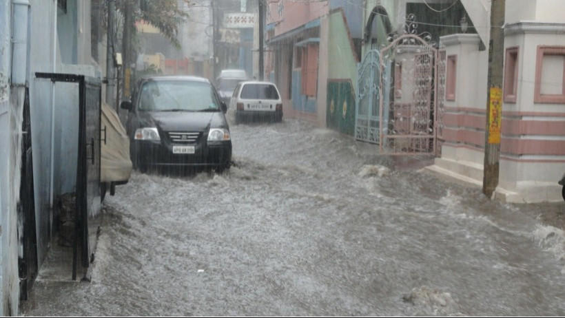 Kfz-Versicherung: Schäden durch Unwetter verdoppeln sich Kfz-Versicherung: Schäden durch Unwetter verdoppeln sich