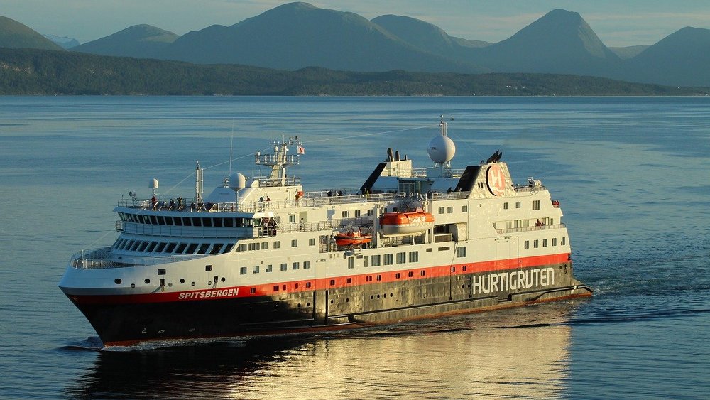 Ein Schiff der Hurtigruten in Norwegen (Symbolbild).
