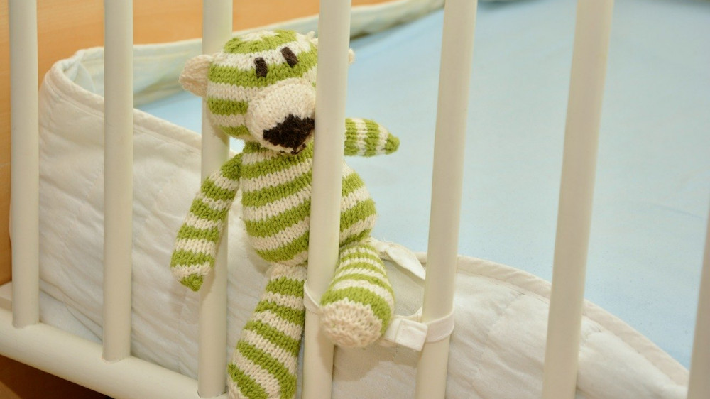 Wer nicht mindestens zwei Kinder hat, soll nach dem Willen junger Unionspolitiker mehr Rentenbeitrag zahlen (Symbolbild).