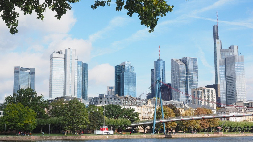 Deutsche Bank, Zurich, Allianz Deutsche Bank, Zurich, Allianz